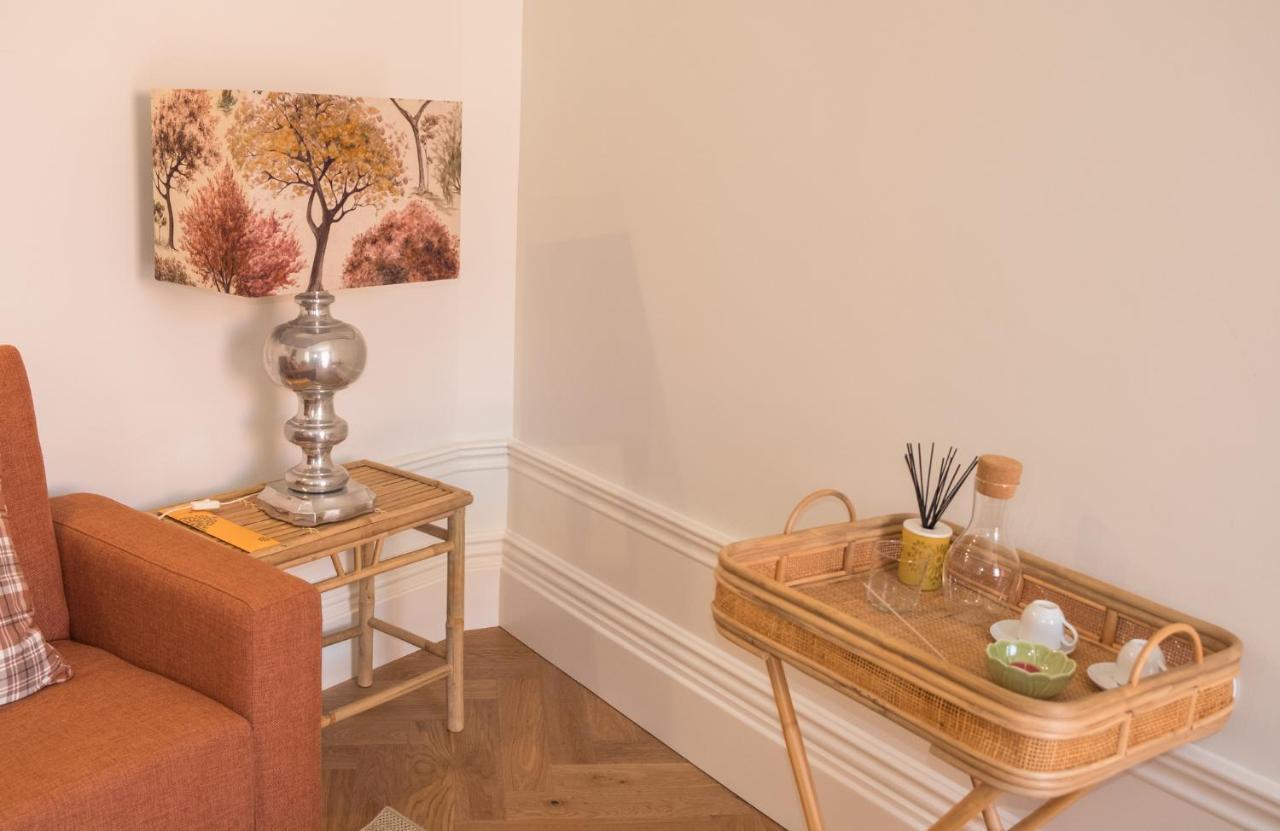 Boutique Rentals-Flores Chic In Historical Center Porto Exterior photo